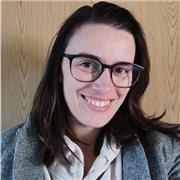 Profesora de inglés especializada en preparación para exámenes oficiales